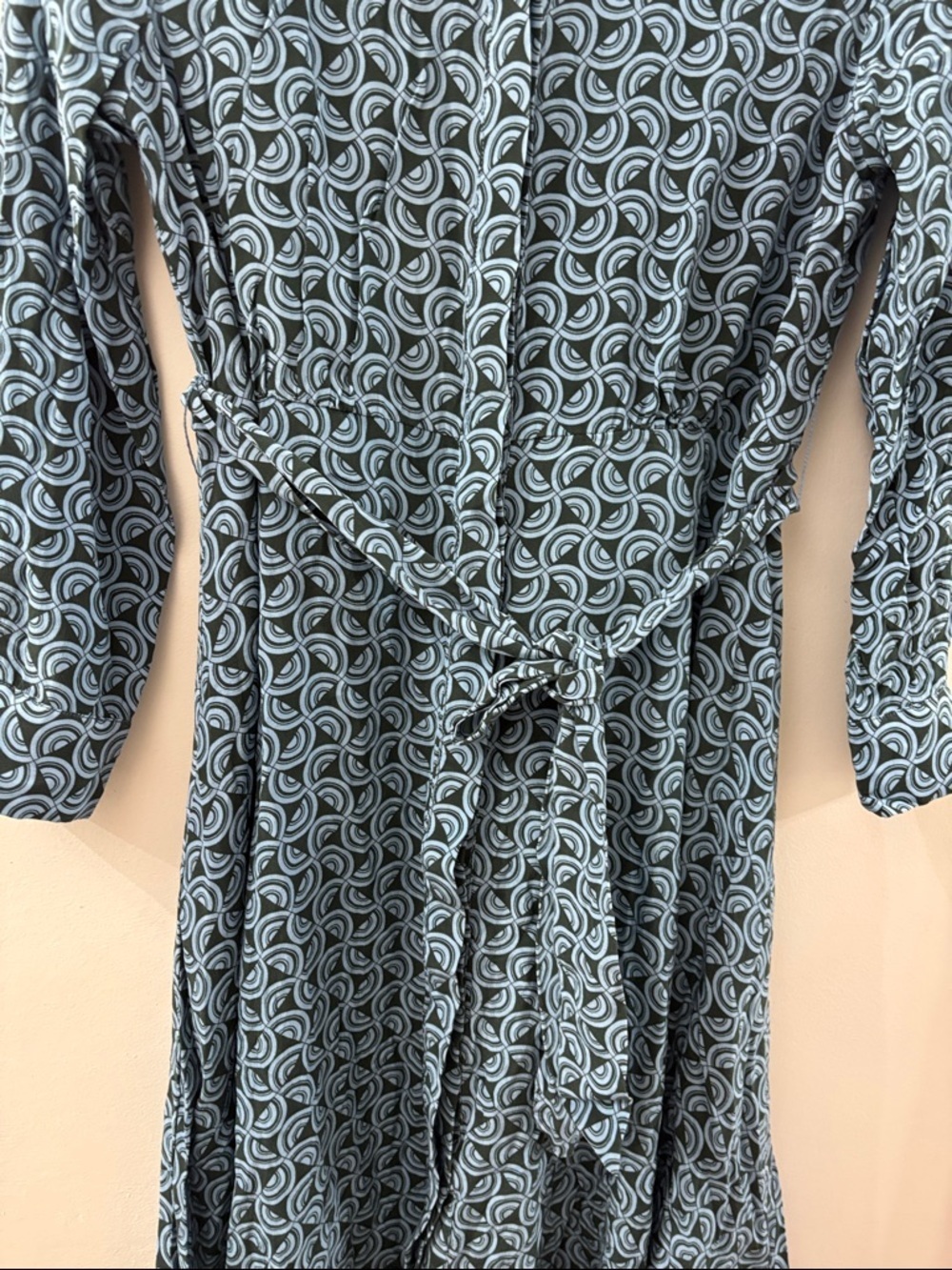 Blue Patterned Long-Sleeve Shirt Dress with Waist Tie - a-line - size 2 - silk - Picture 3 of 4